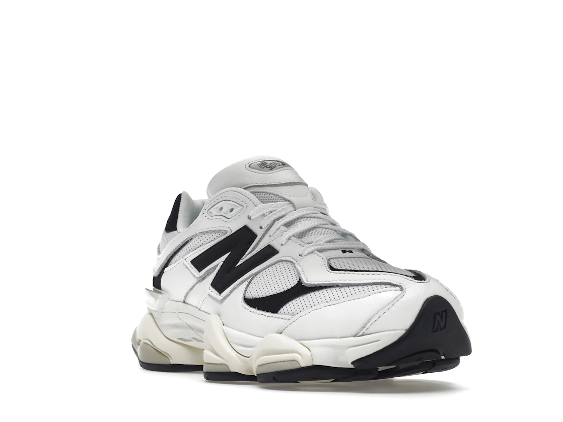 Vue 7 de New Balance 9060 White Black