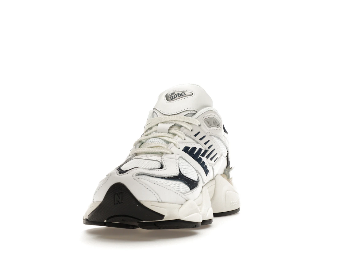 Vue 12 de New Balance 9060 White Navy