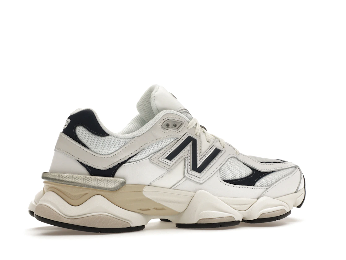 Vue 35 de New Balance 9060 White Navy