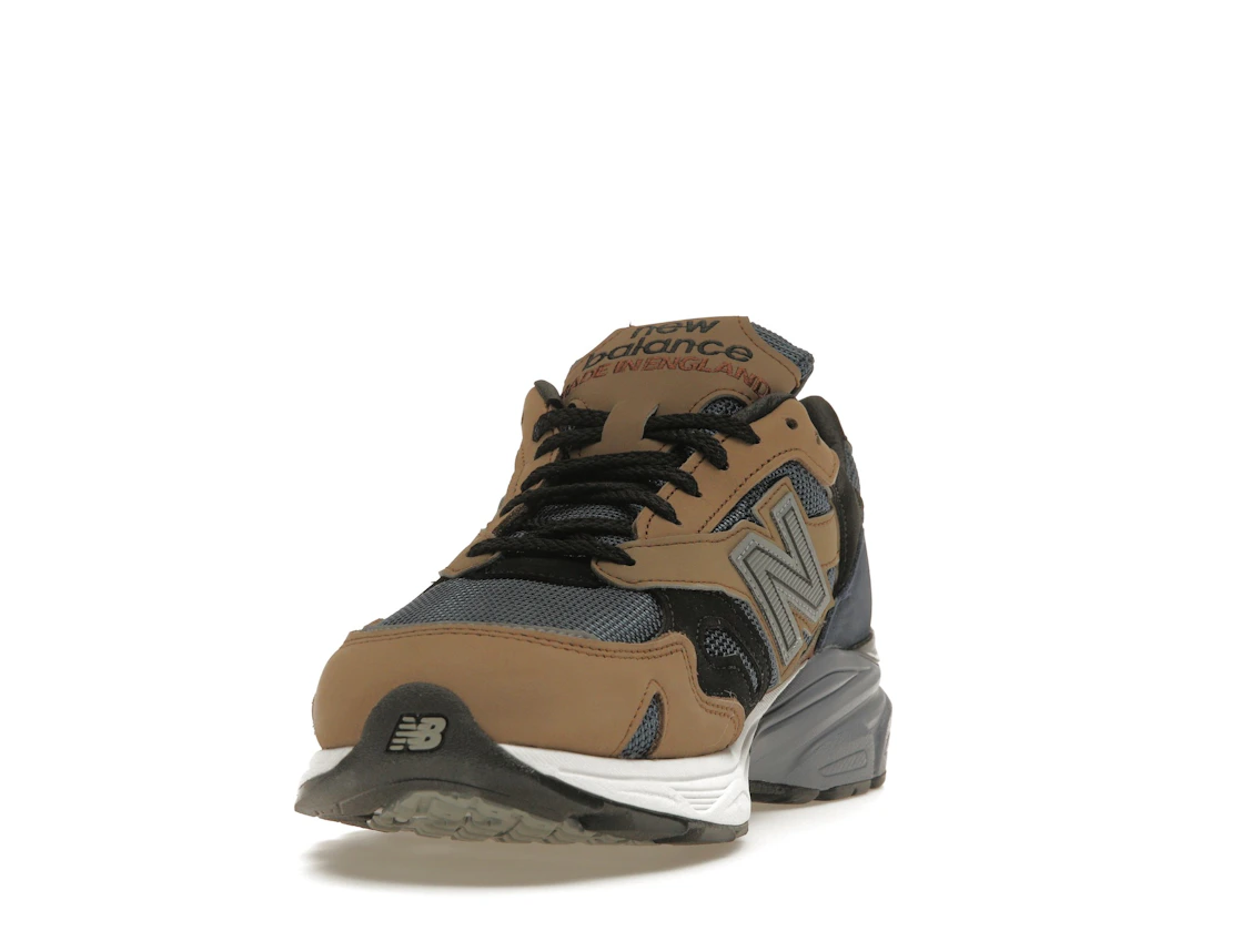 Vue 12 de New Balance 920 MiUK Navy Beige Black
