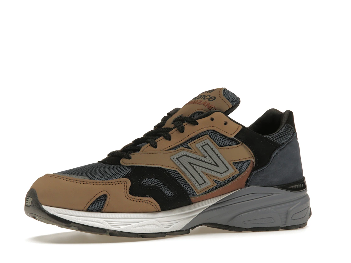 Vue 16 de New Balance 920 MiUK Navy Beige Black