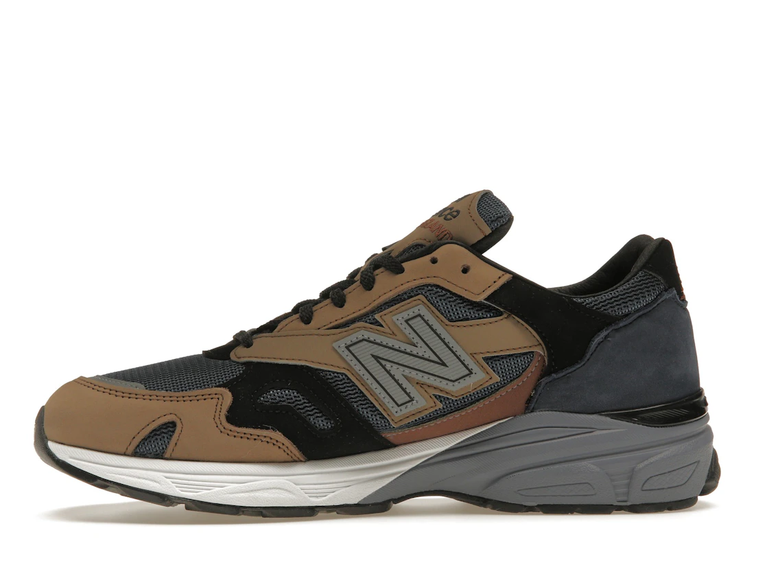 Vue 18 de New Balance 920 MiUK Navy Beige Black