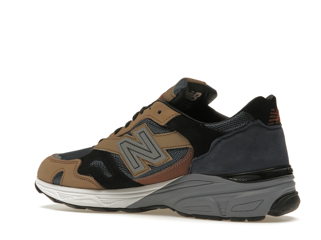 Vue 22 de New Balance 920 MiUK Navy Beige Black