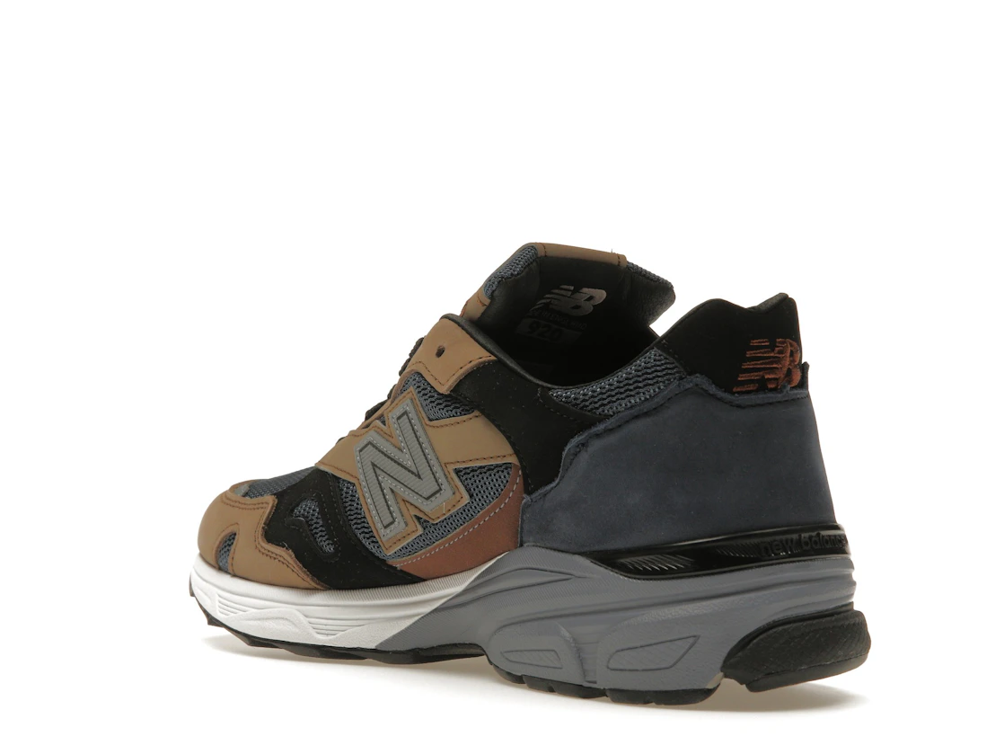 Vue 24 de New Balance 920 MiUK Navy Beige Black