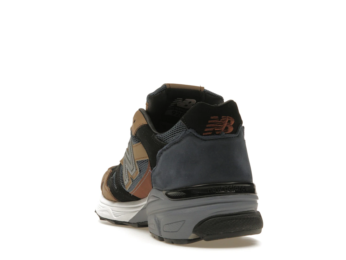 Vue 26 de New Balance 920 MiUK Navy Beige Black
