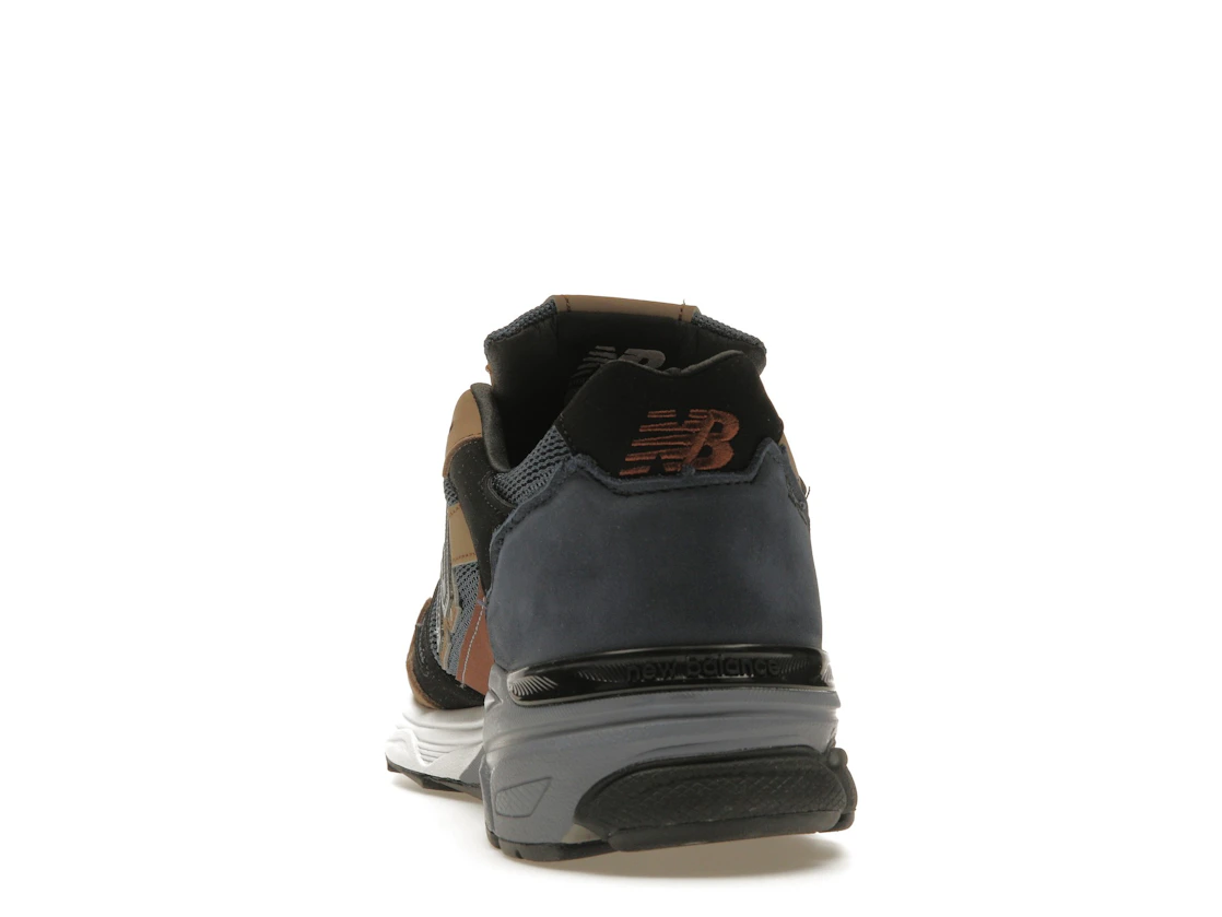 Vue 27 de New Balance 920 MiUK Navy Beige Black