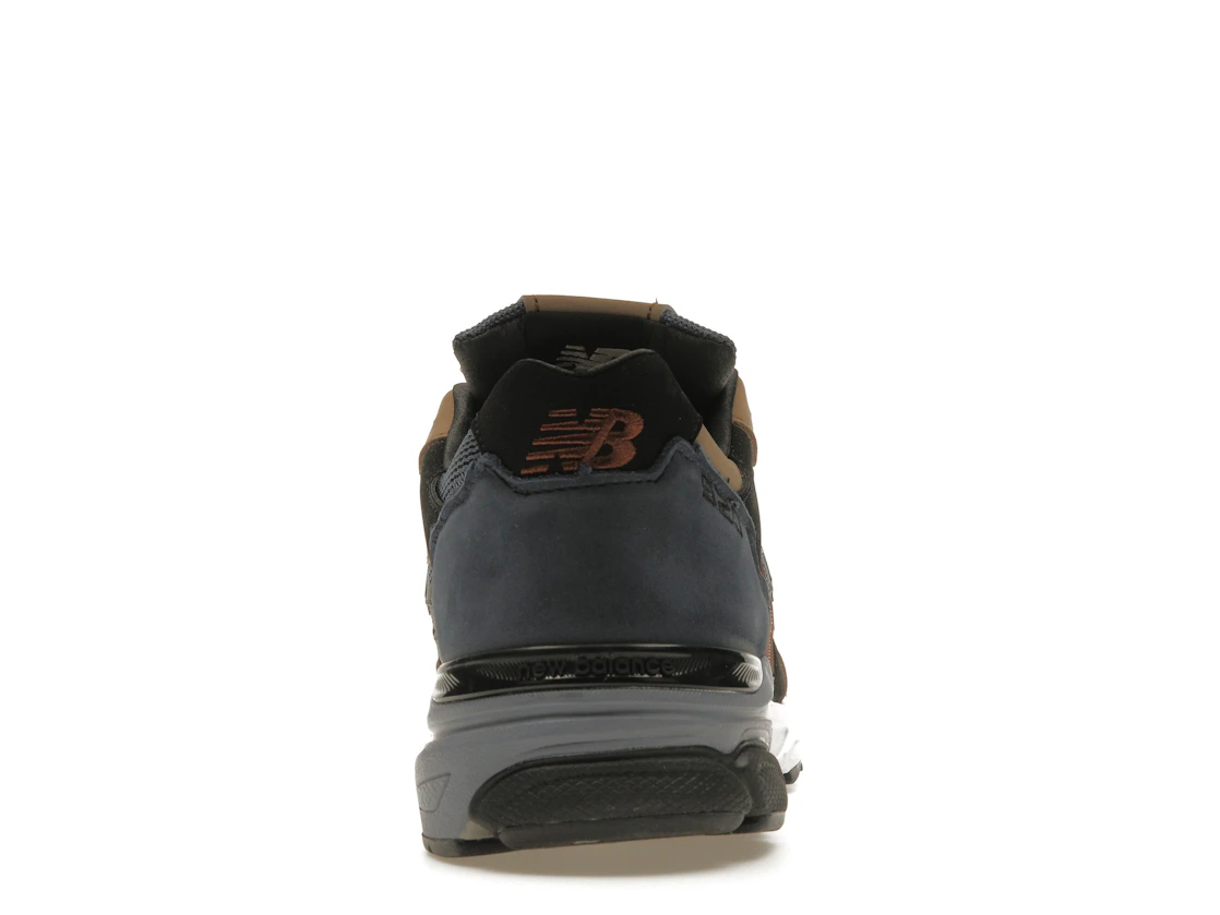 Vue 28 de New Balance 920 MiUK Navy Beige Black