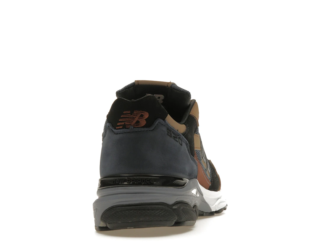 Vue 29 de New Balance 920 MiUK Navy Beige Black