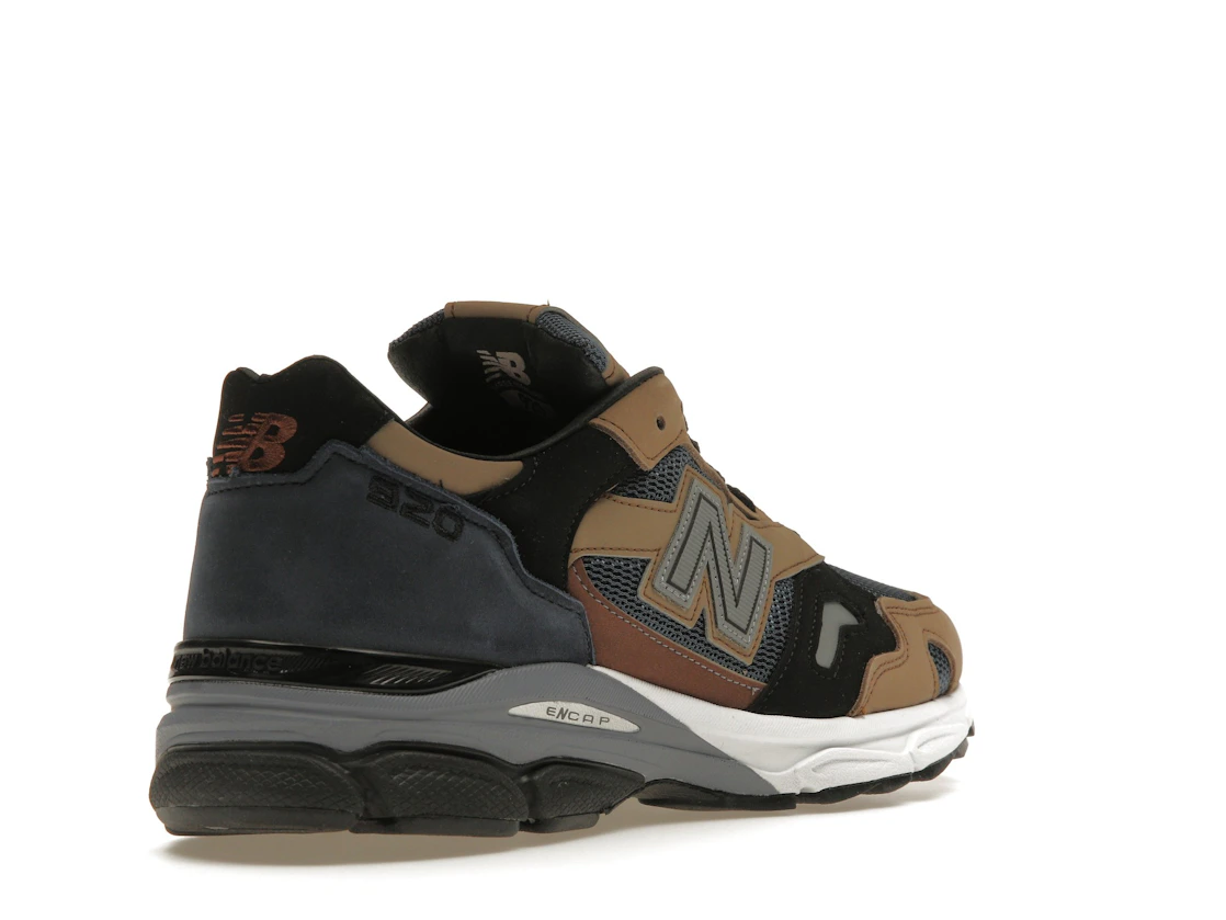 Vue 32 de New Balance 920 MiUK Navy Beige Black