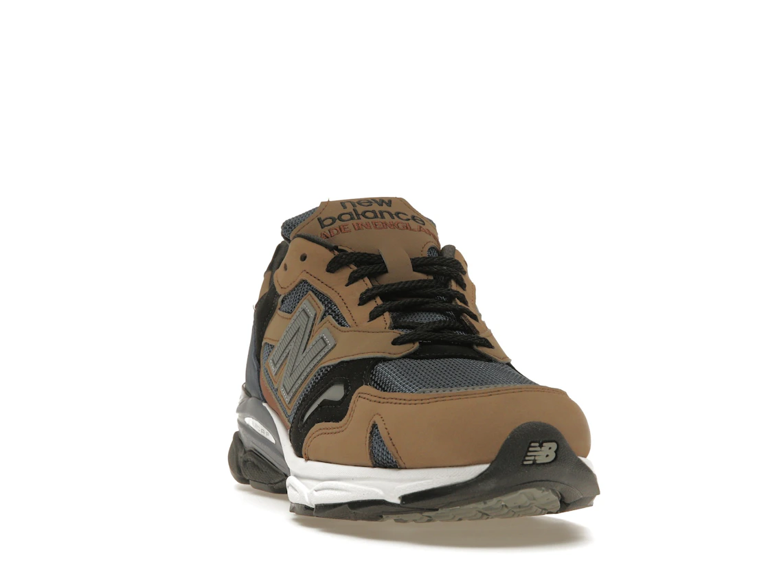 Vue 8 de New Balance 920 MiUK Navy Beige Black