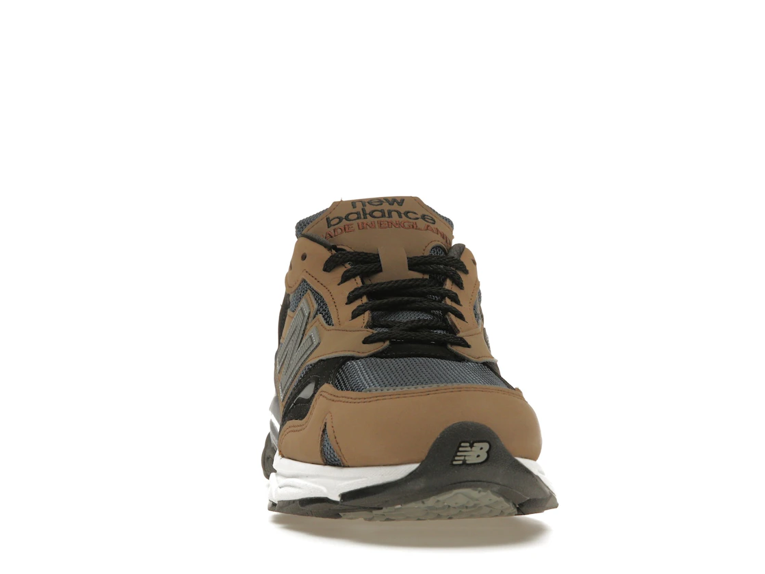 Vue 9 de New Balance 920 MiUK Navy Beige Black