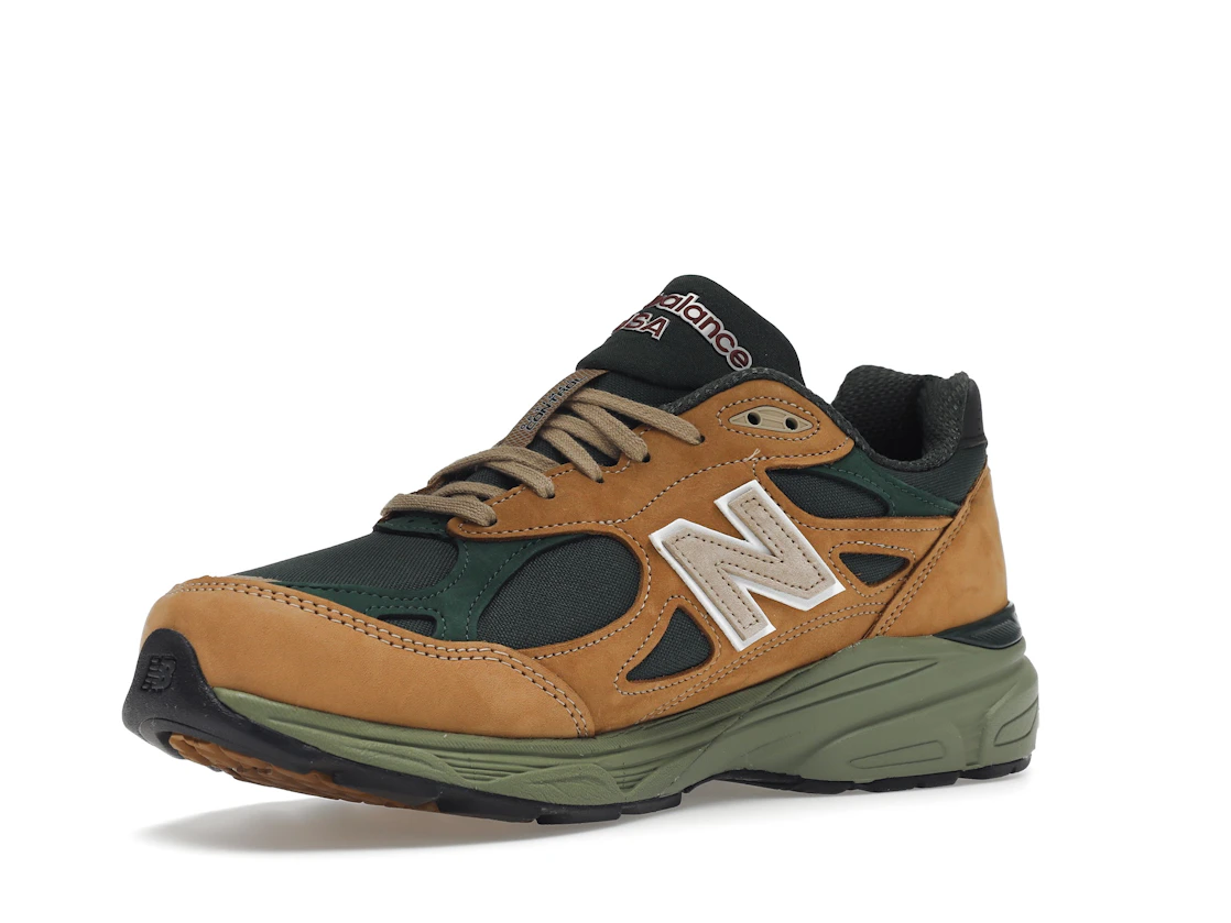 Vue 15 de New Balance 990v3 MiUSA Tan Green