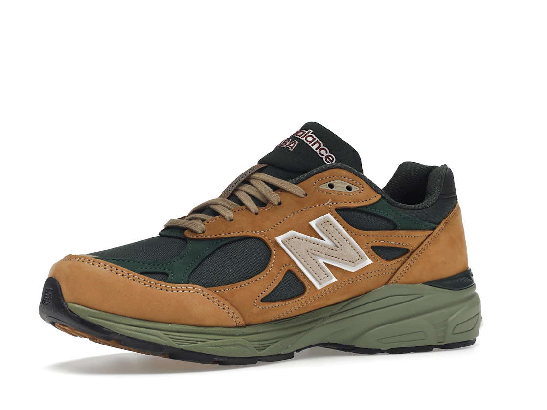 Vue 16 de New Balance 990v3 MiUSA Tan Green