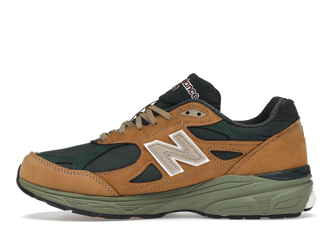 Vue 19 de New Balance 990v3 MiUSA Tan Green