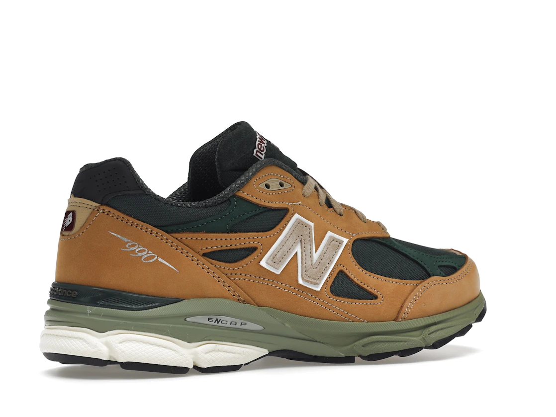 Vue 34 de New Balance 990v3 MiUSA Tan Green