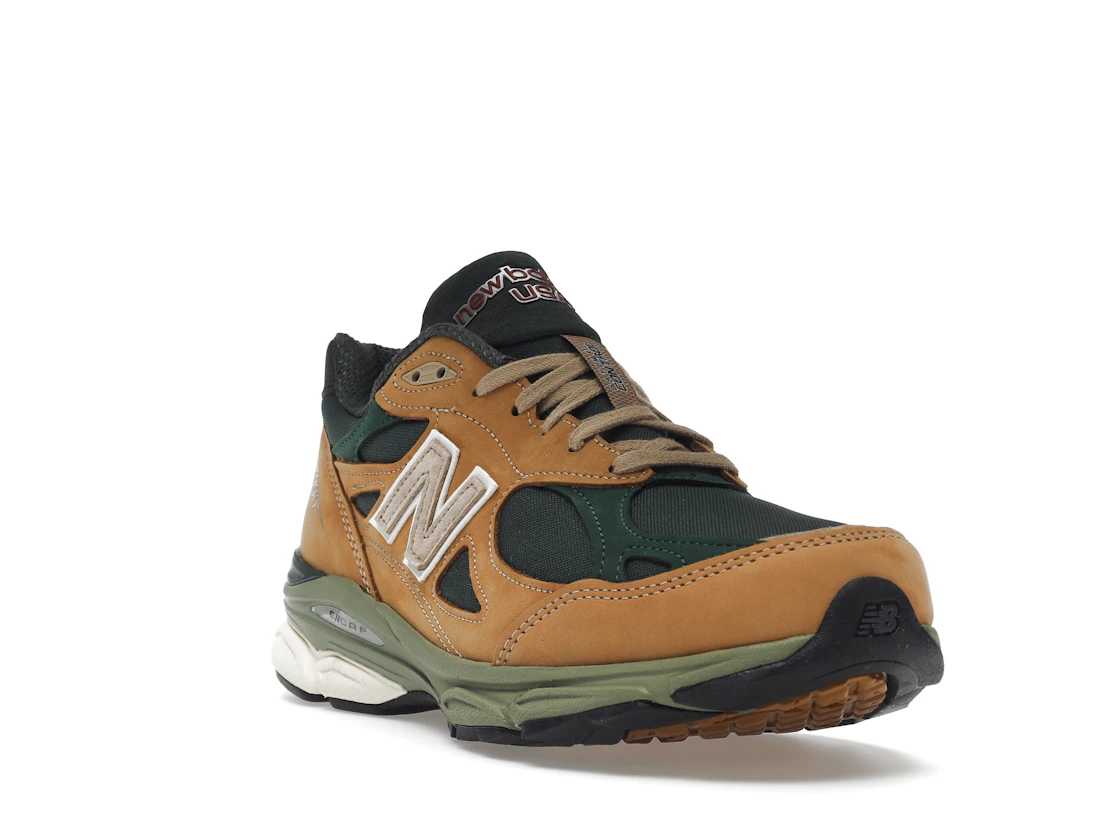 Vue 7 de New Balance 990v3 MiUSA Tan Green