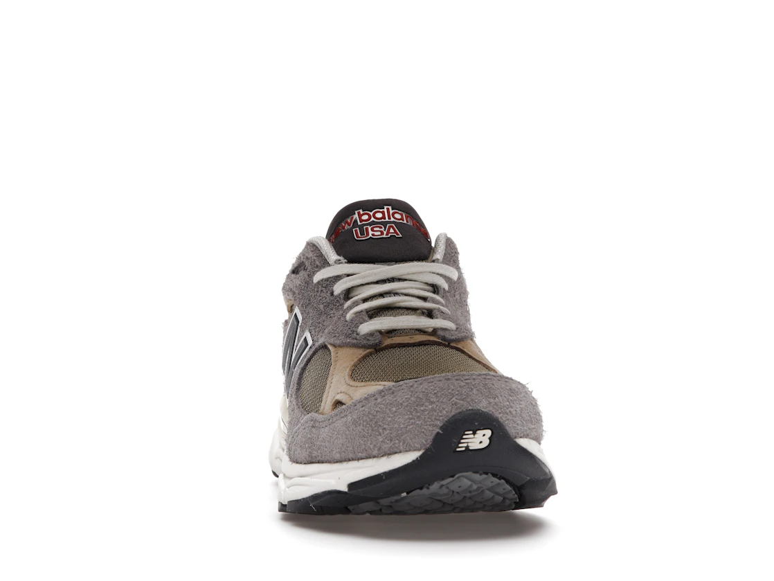 Vue 9 de New Balance 990v3 MiUSA Teddy Santis Marblehead Incense