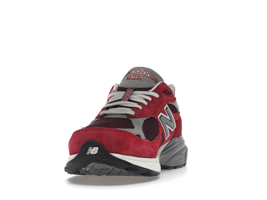 Vue 12 de New Balance 990v3 MiUSA Teddy Santis Scarlet