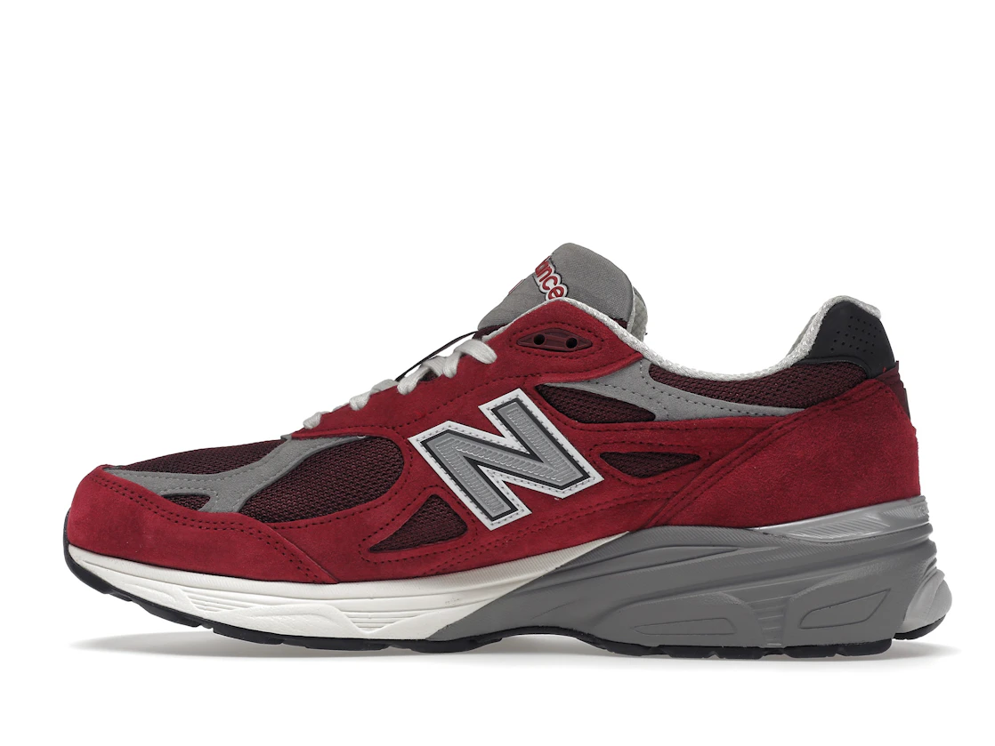 Vue 20 de New Balance 990v3 MiUSA Teddy Santis Scarlet