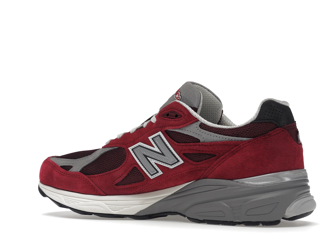 Vue 22 de New Balance 990v3 MiUSA Teddy Santis Scarlet