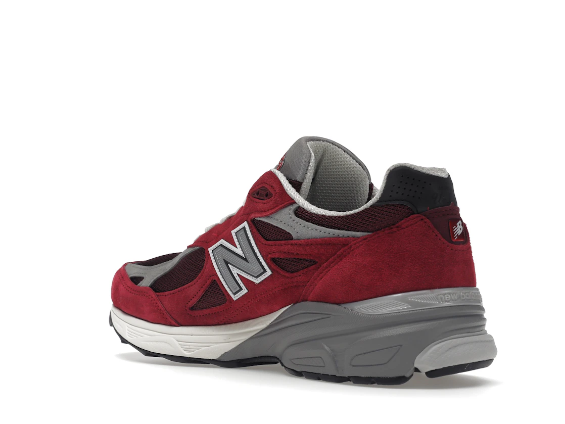 Vue 24 de New Balance 990v3 MiUSA Teddy Santis Scarlet