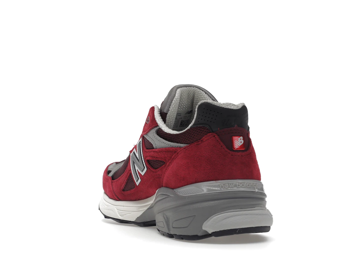 Vue 26 de New Balance 990v3 MiUSA Teddy Santis Scarlet