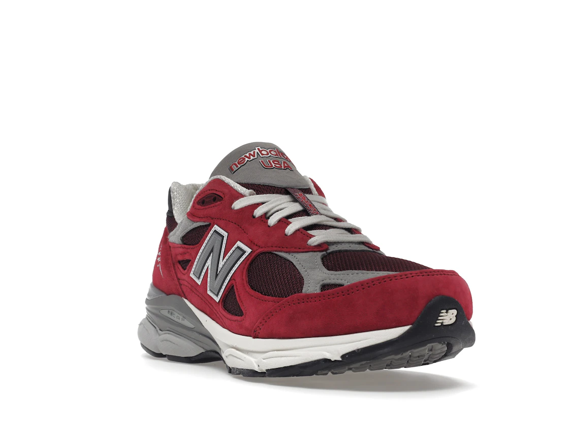 Vue 7 de New Balance 990v3 MiUSA Teddy Santis Scarlet