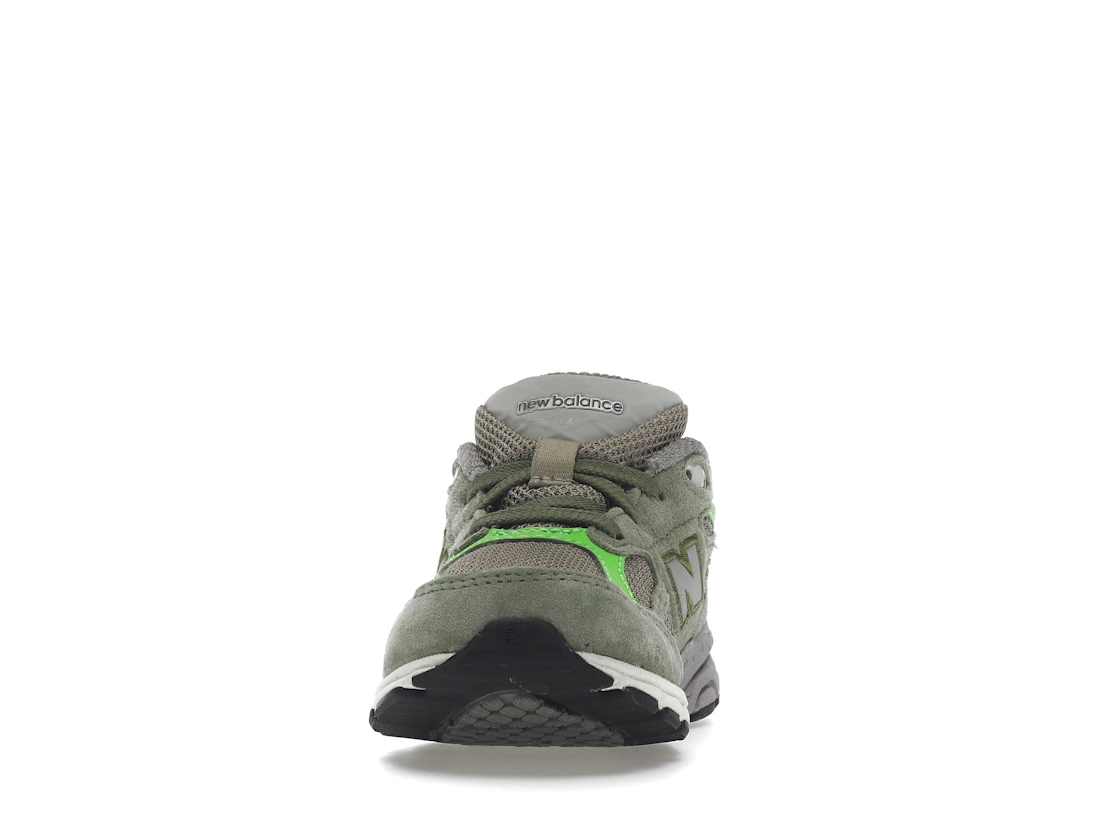 Vue 11 de New Balance 990v3 Patta Keep Your Family Close (TD)