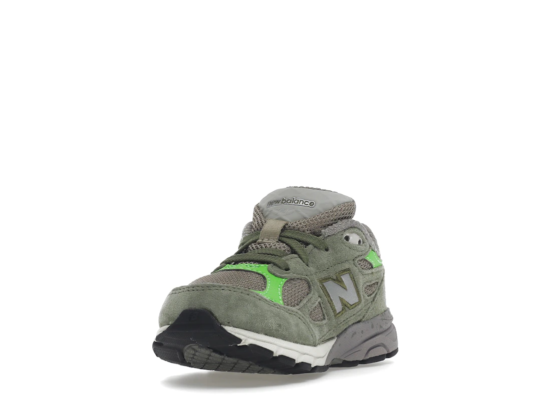 Vue 13 de New Balance 990v3 Patta Keep Your Family Close (TD)