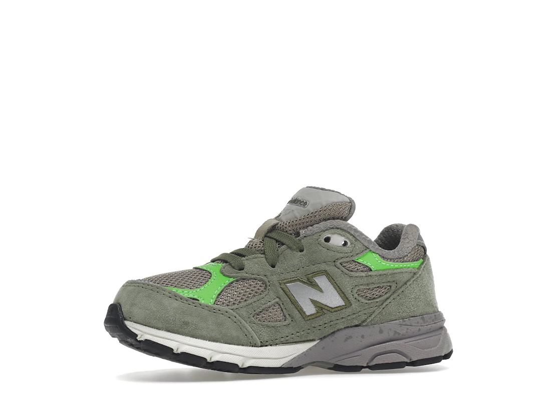 Vue 17 de New Balance 990v3 Patta Keep Your Family Close (TD)