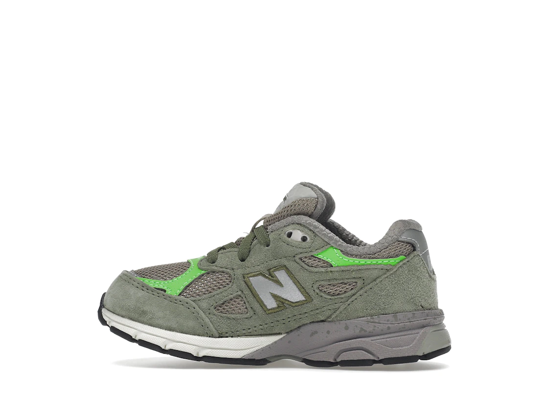 Vue 20 de New Balance 990v3 Patta Keep Your Family Close (TD)