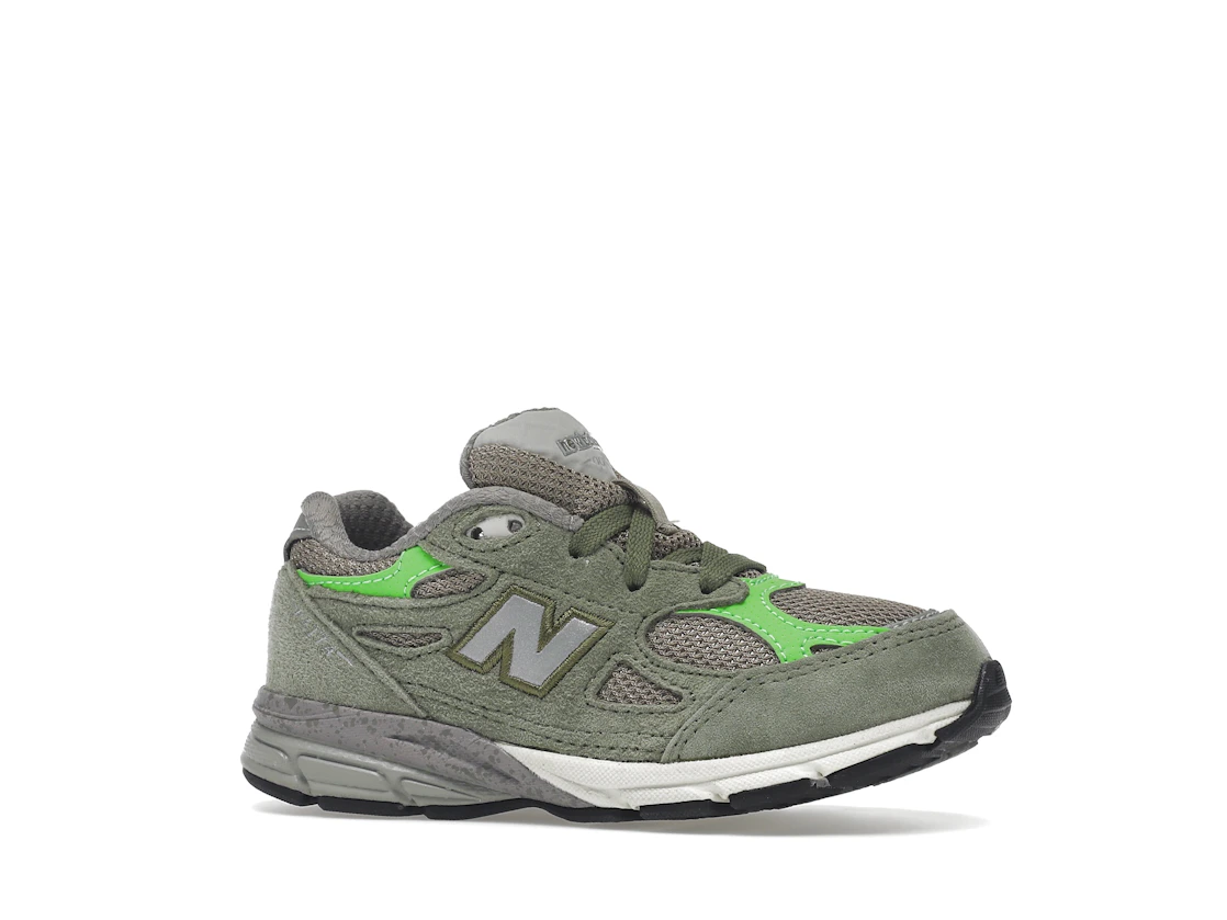 Vue 3 de New Balance 990v3 Patta Keep Your Family Close (TD)