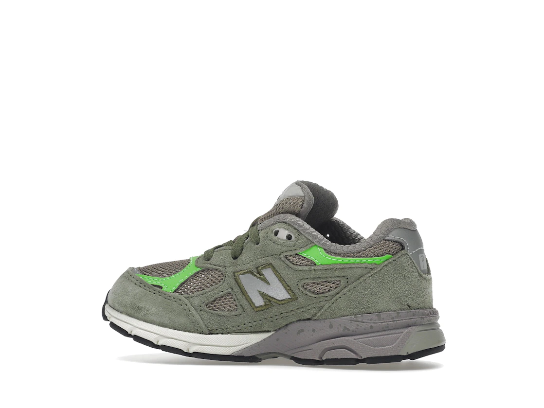 Vue 21 de New Balance 990v3 Patta Keep Your Family Close (TD)