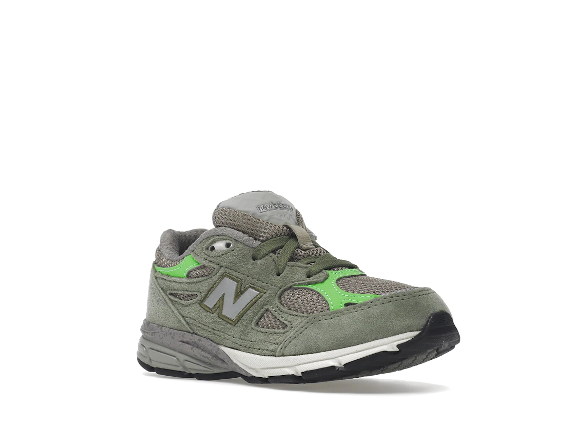 Vue 5 de New Balance 990v3 Patta Keep Your Family Close (TD)