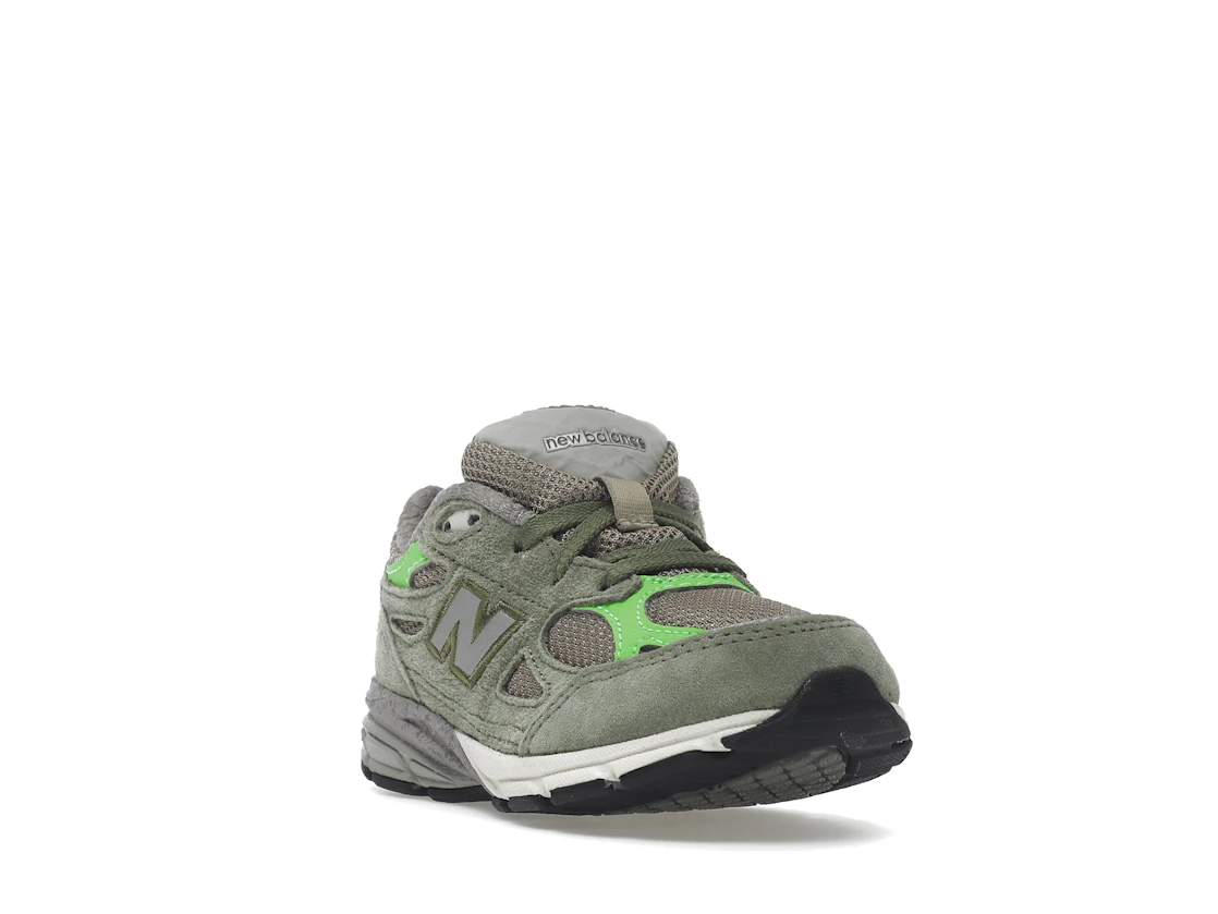 Vue 7 de New Balance 990v3 Patta Keep Your Family Close (TD)
