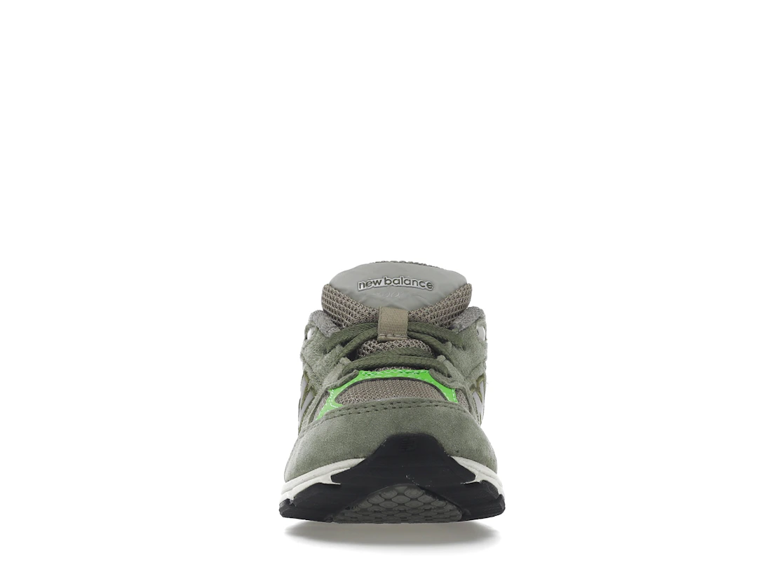 Vue 10 de New Balance 990v3 Patta Keep Your Family Close (TD)