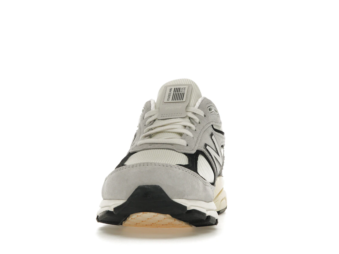 Vue 11 de New Balance 990v4 MiUSA Teddy Santis Grey Black Cream