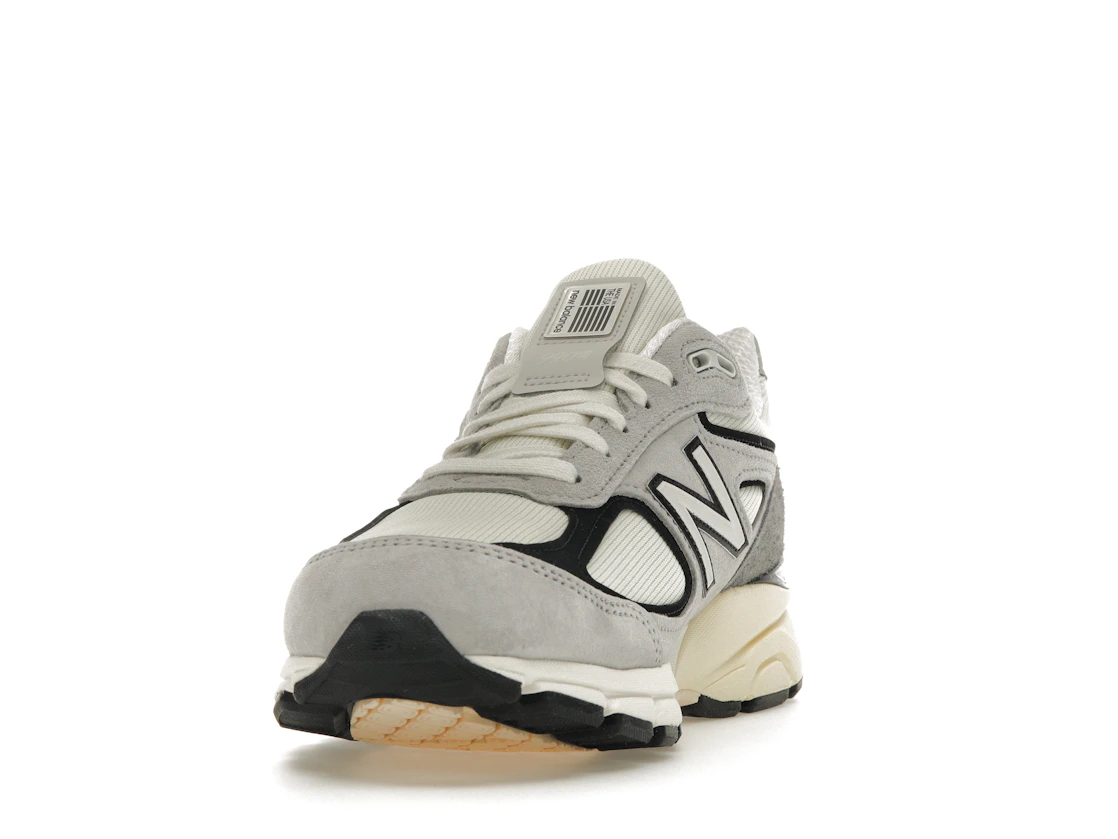 Vue 12 de New Balance 990v4 MiUSA Teddy Santis Grey Black Cream