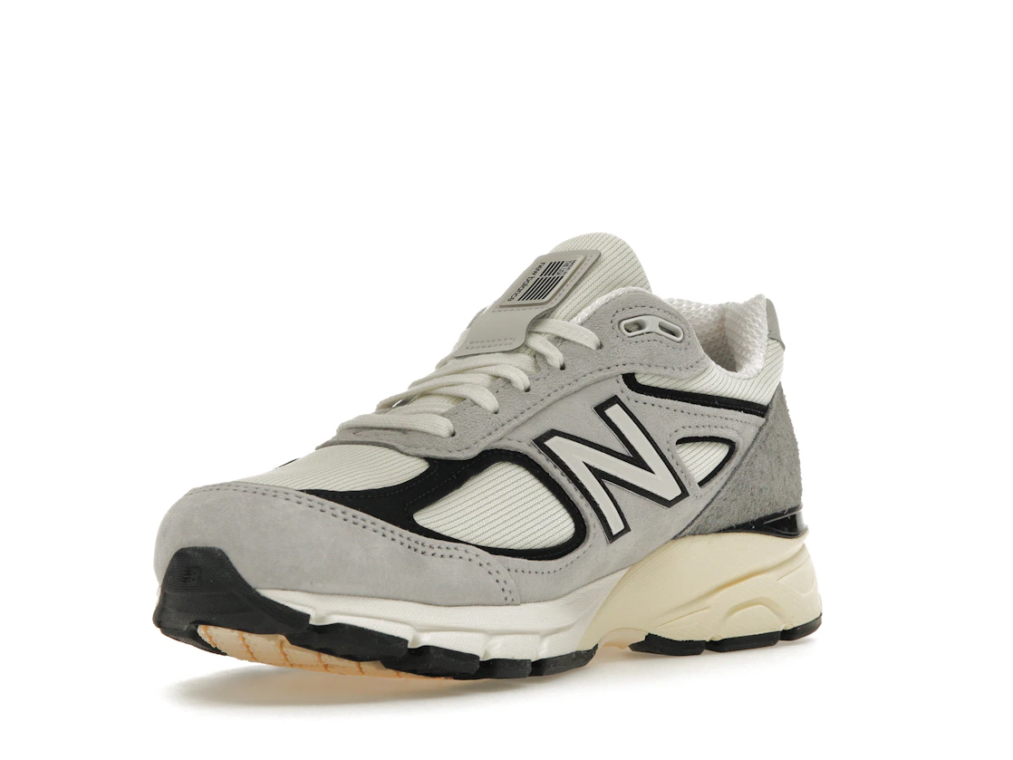 Vue 14 de New Balance 990v4 MiUSA Teddy Santis Grey Black Cream