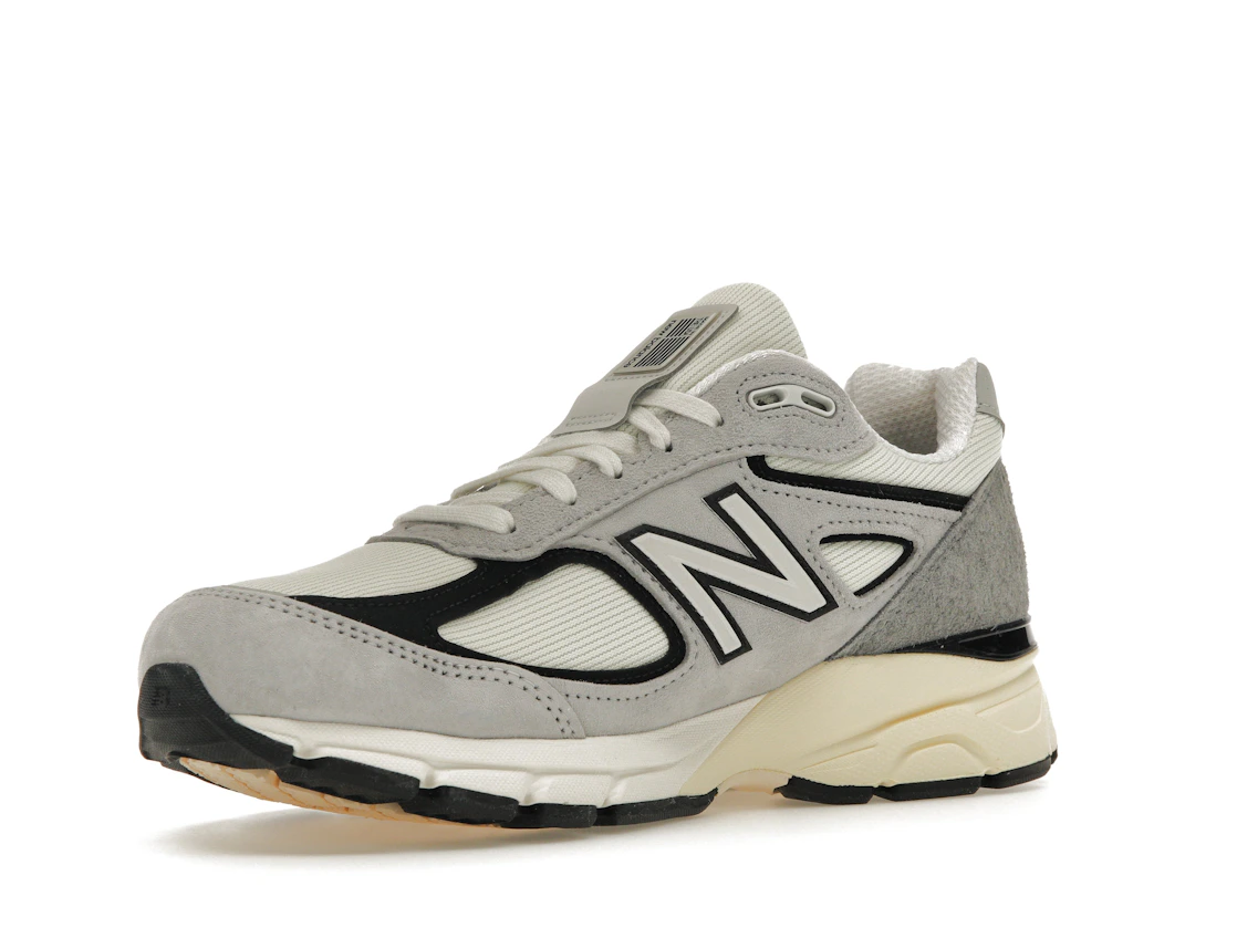 Vue 15 de New Balance 990v4 MiUSA Teddy Santis Grey Black Cream