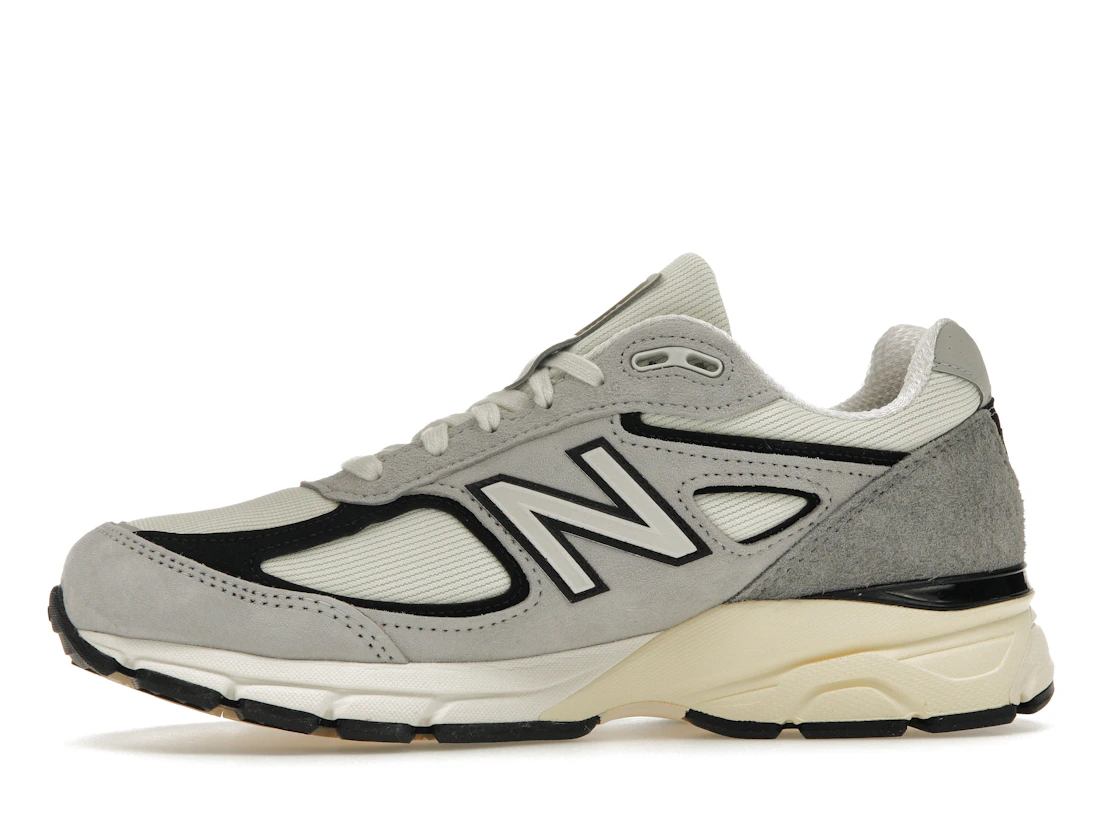 Vue 18 de New Balance 990v4 MiUSA Teddy Santis Grey Black Cream