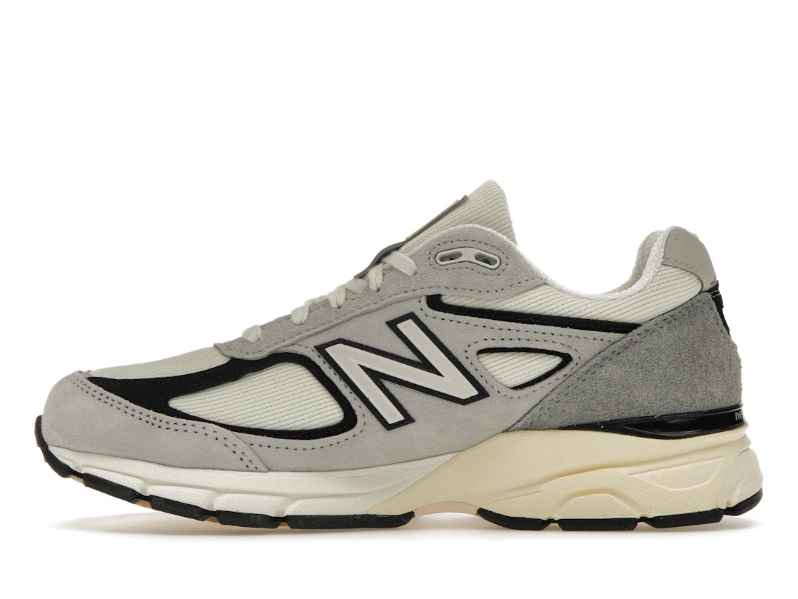 Vue 19 de New Balance 990v4 MiUSA Teddy Santis Grey Black Cream