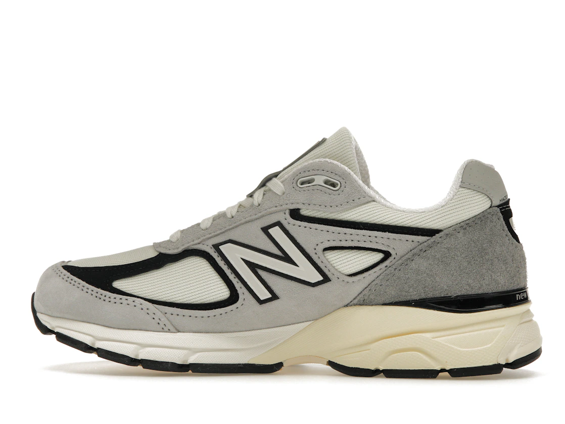 Vue 20 de New Balance 990v4 MiUSA Teddy Santis Grey Black Cream