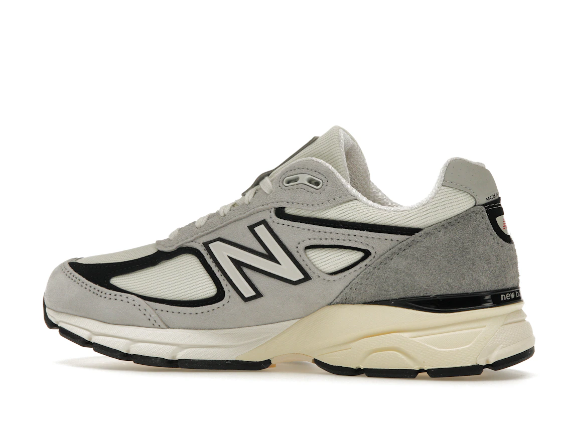 Vue 21 de New Balance 990v4 MiUSA Teddy Santis Grey Black Cream