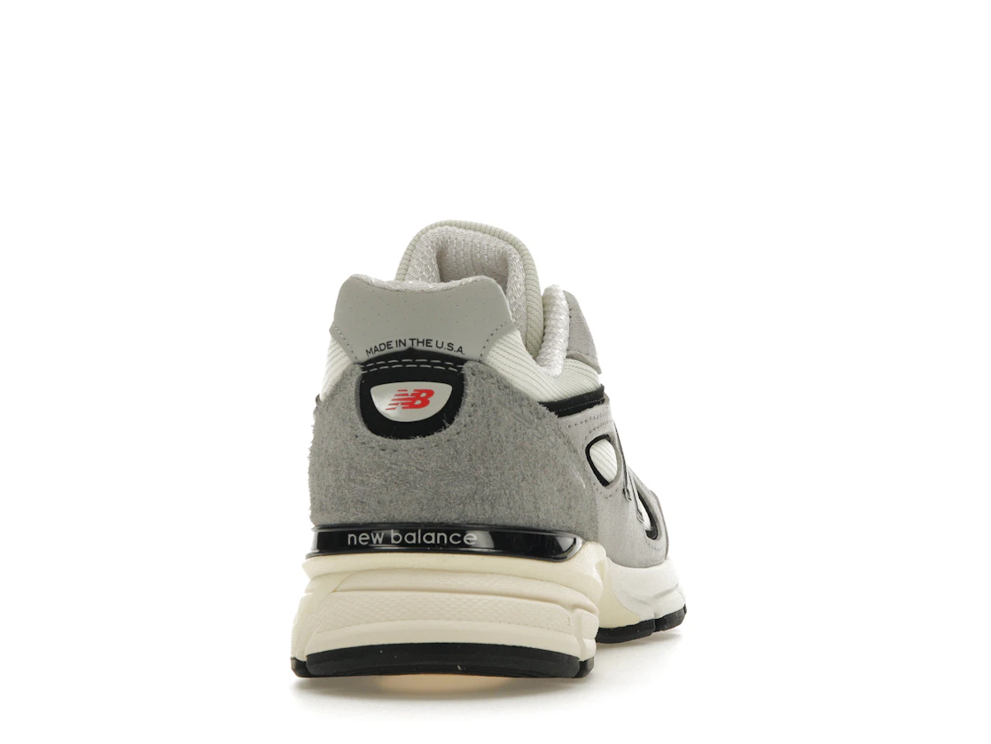 Vue 29 de New Balance 990v4 MiUSA Teddy Santis Grey Black Cream