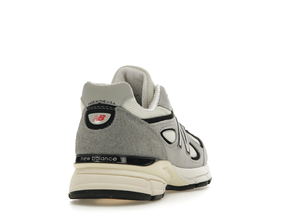 Vue 30 de New Balance 990v4 MiUSA Teddy Santis Grey Black Cream