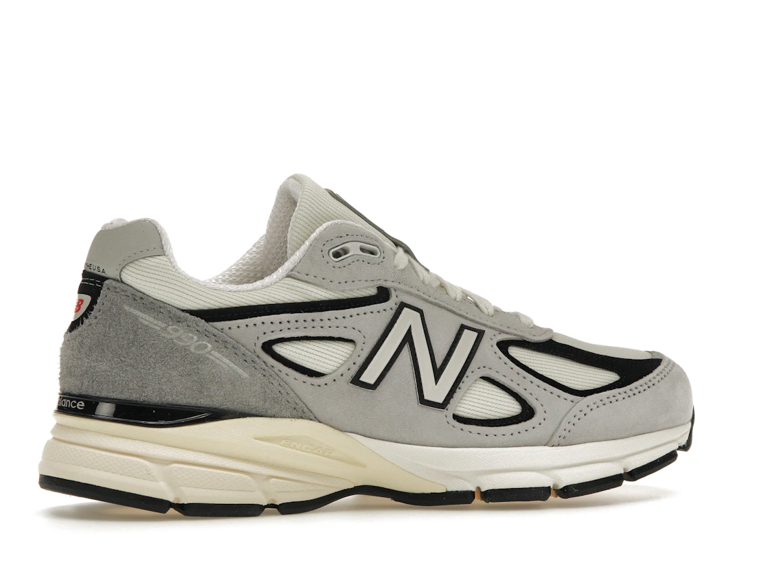 Vue 35 de New Balance 990v4 MiUSA Teddy Santis Grey Black Cream