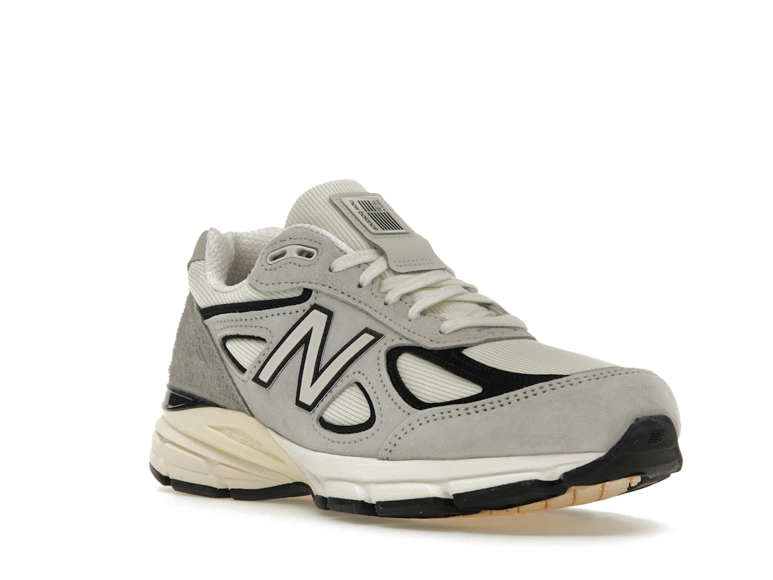 Vue 6 de New Balance 990v4 MiUSA Teddy Santis Grey Black Cream