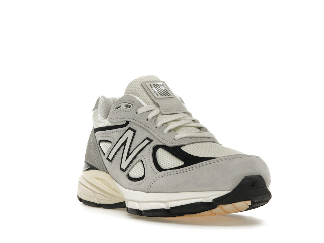 Vue 7 de New Balance 990v4 MiUSA Teddy Santis Grey Black Cream