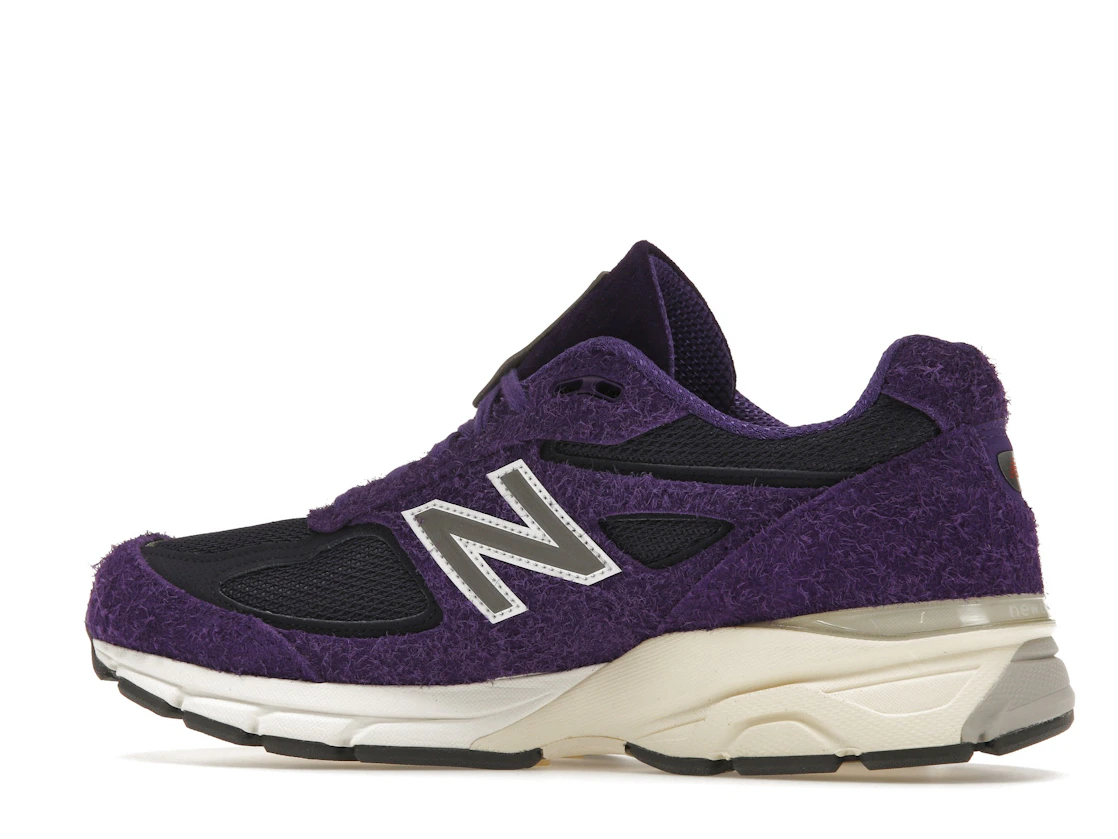 Vue 21 de New Balance 990v4 MiUSA Teddy Santis Plum Purple